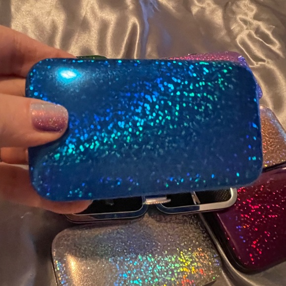 Holographic Manicure Set - Multi-Color - Picture 9 of 12